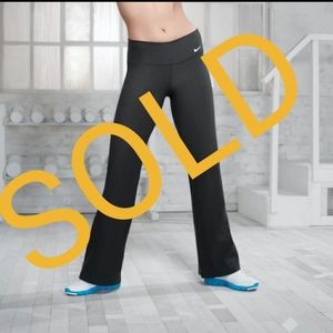 **Sold** Nike One Legend Yoga Pants L short.